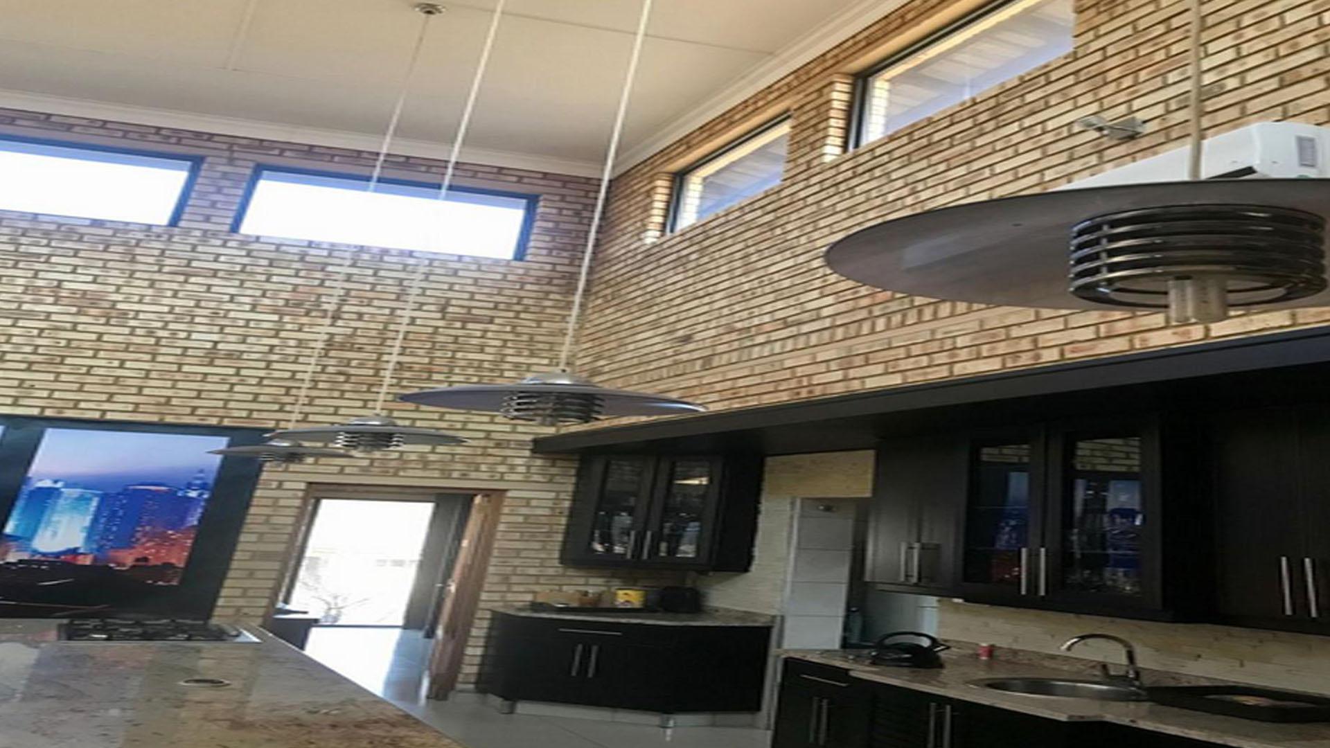 Kitchen - 26 square meters of property in Vaal Oewer