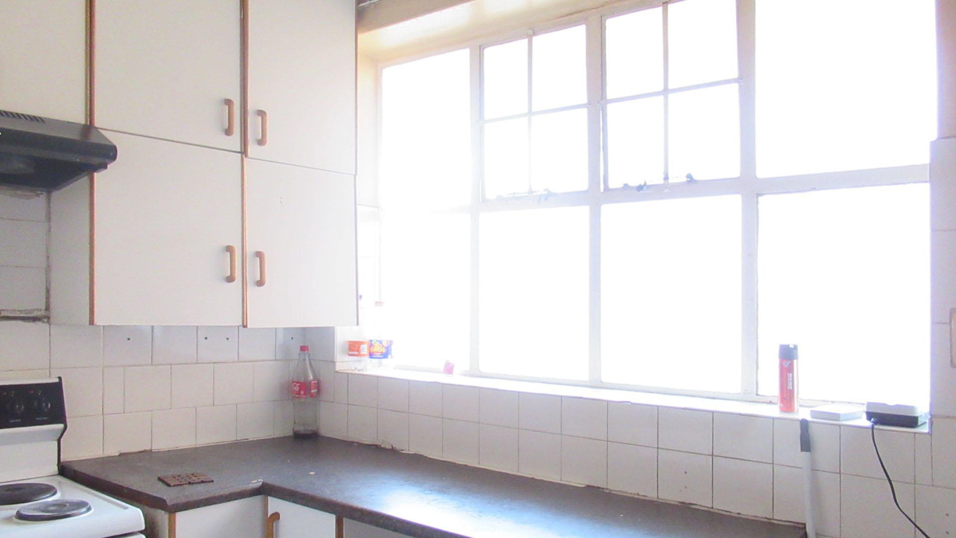 Kitchen - 11 square meters of property in Sunnyside