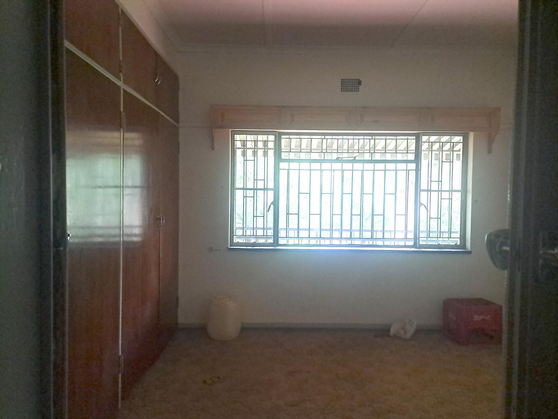 Bed Room 1 of property in Sabie