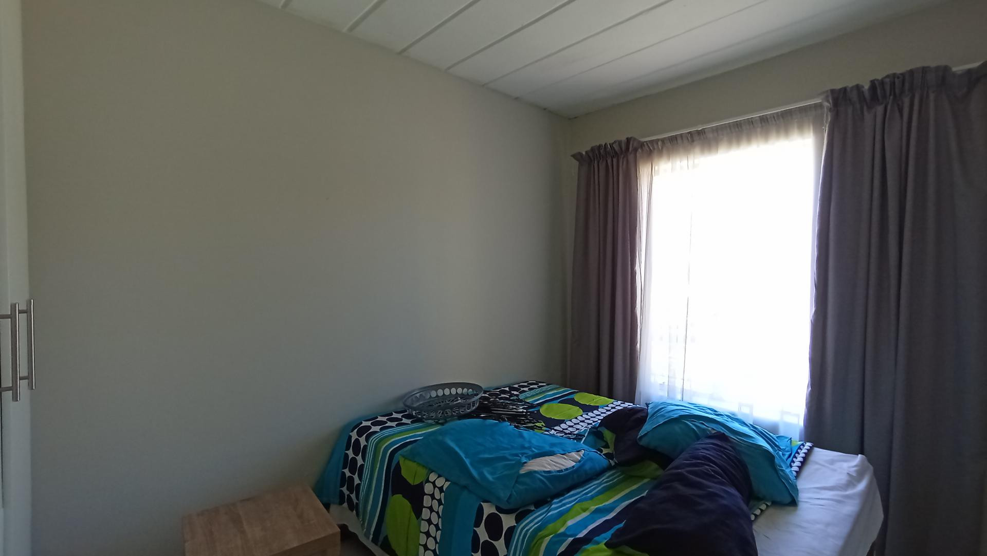 Bed Room 2 - 8 square meters of property in Eden Glen