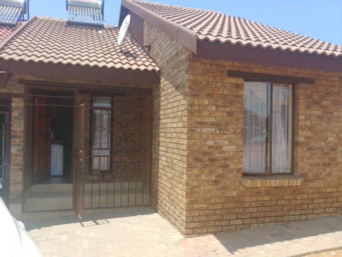 2 Bedroom Sectional Title for Sale For Sale in Olievenhoutbos - MR495859