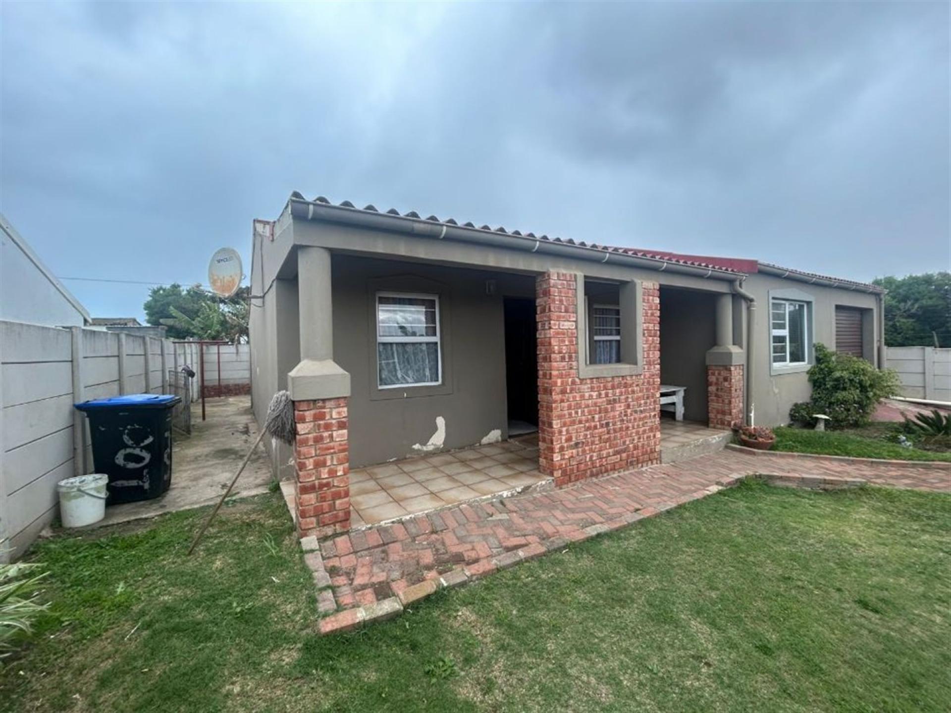 Front View of property in Pellsrus