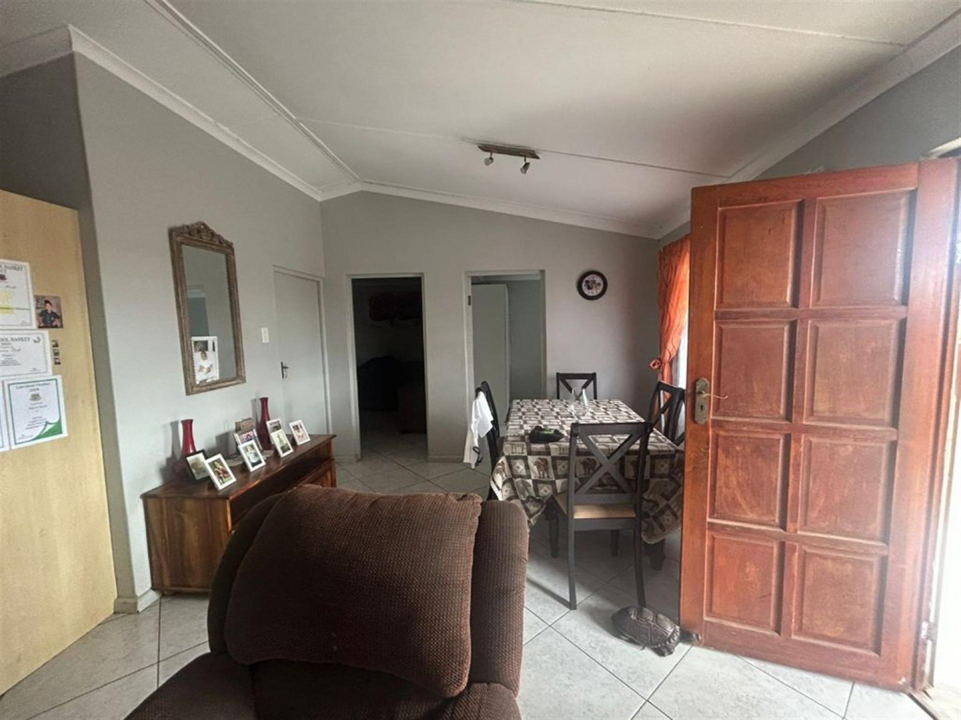 Lounges of property in Pellsrus