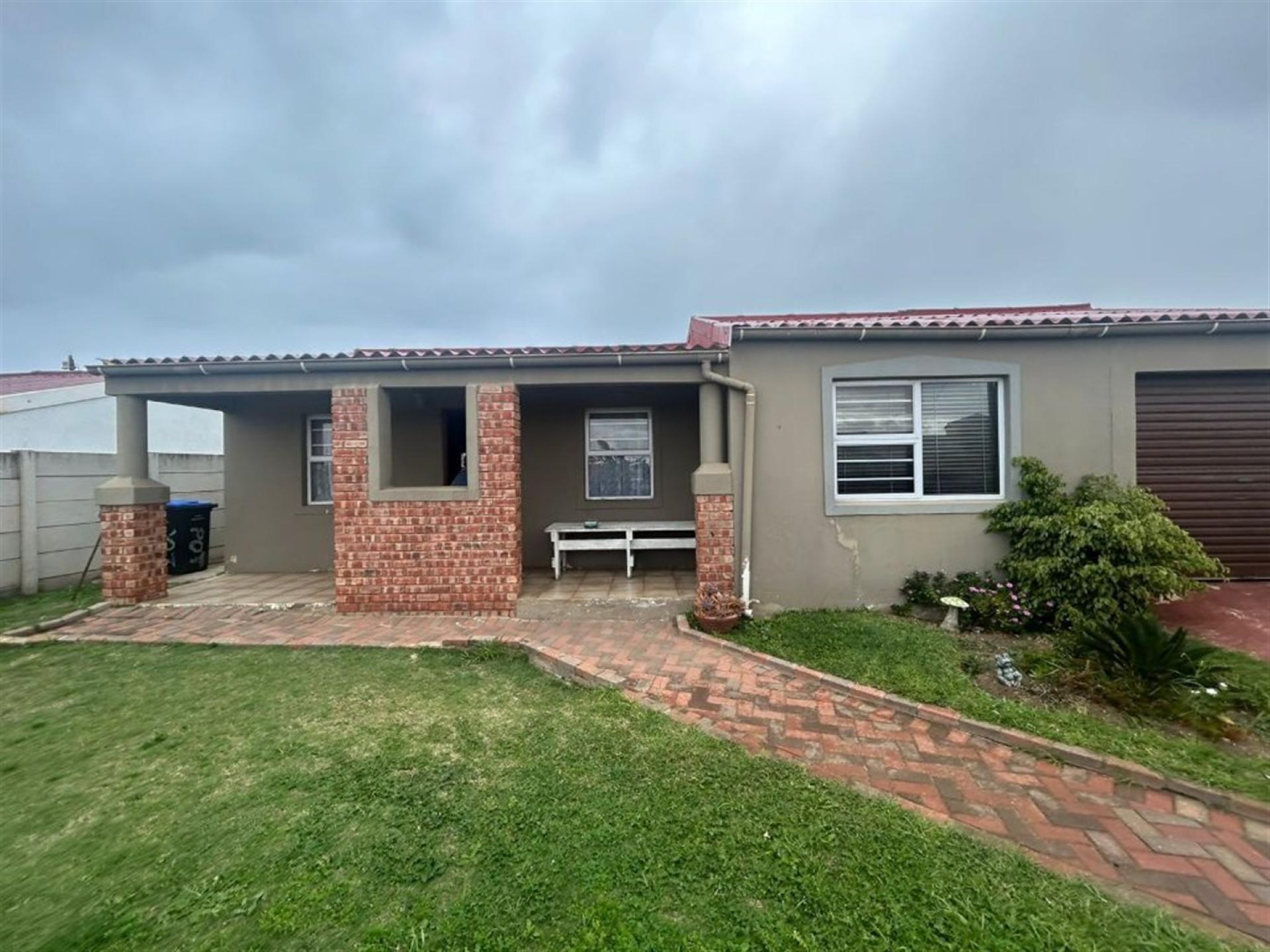 Front View of property in Pellsrus