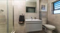 Bathroom 1 of property in Willow Park Manor