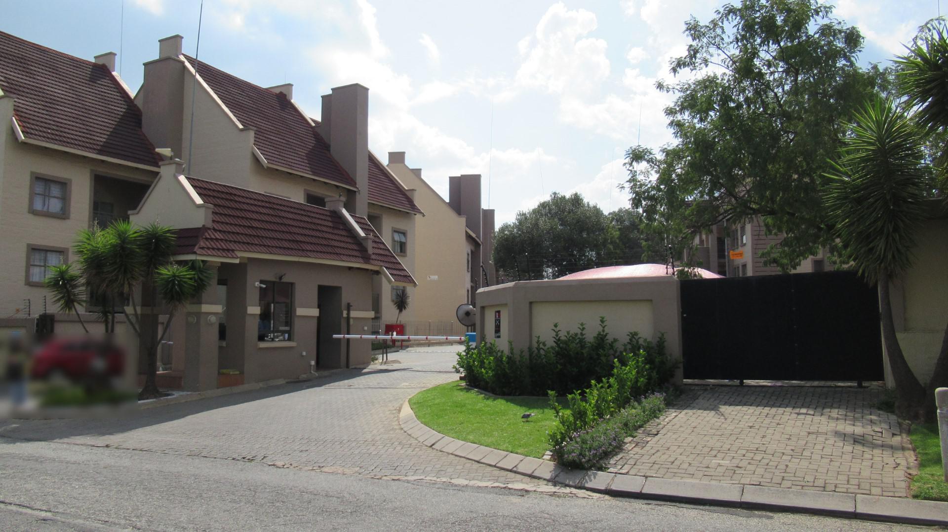 Front View of property in Sundowner