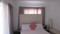 Main Bedroom - 15 square meters of property in Sundowner