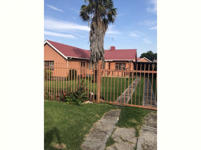 3 Bedroom House for Sale For Sale in Florida Lake - MR496526