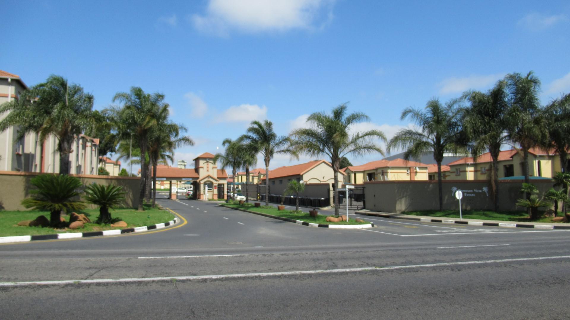 Front View of property in Aeroton