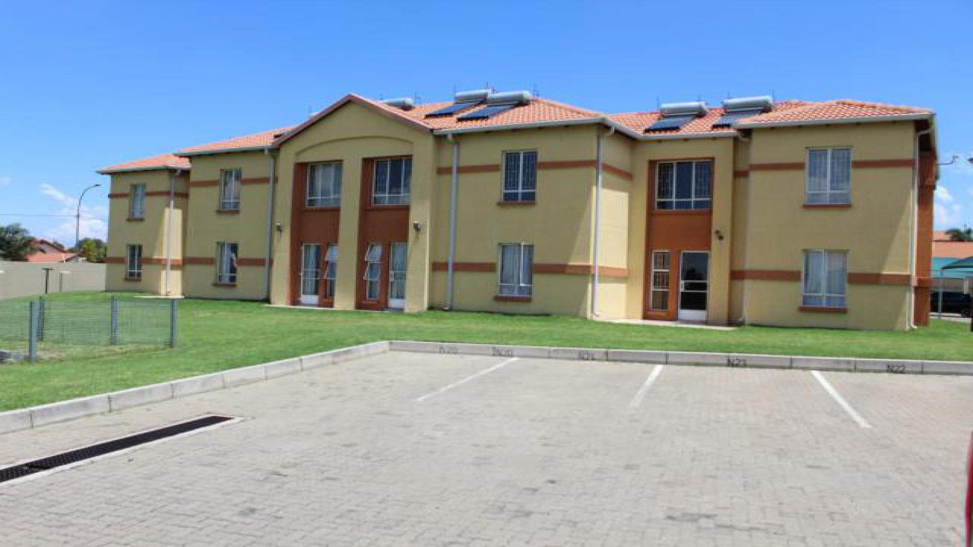 Front View of property in Aeroton