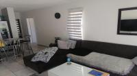 Lounges - 16 square meters of property in Aeroton