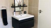 Bathroom 1 - 10 square meters of property in Greenstone Hill