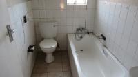 Bathroom 1 - 5 square meters of property in Florida