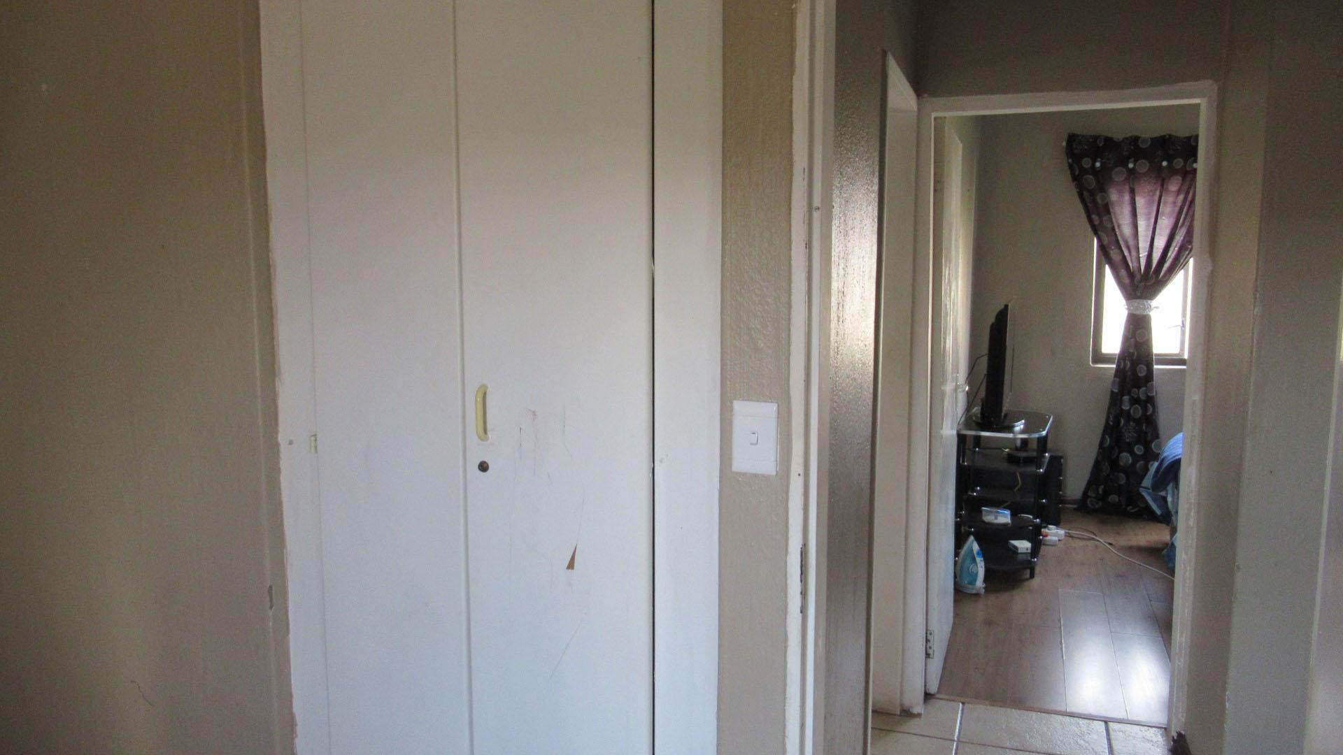 Bed Room 2 - 10 square meters of property in Weltevreden Park