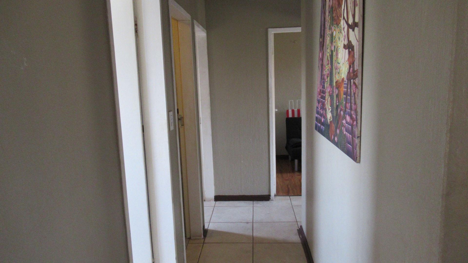 Spaces - 5 square meters of property in Weltevreden Park