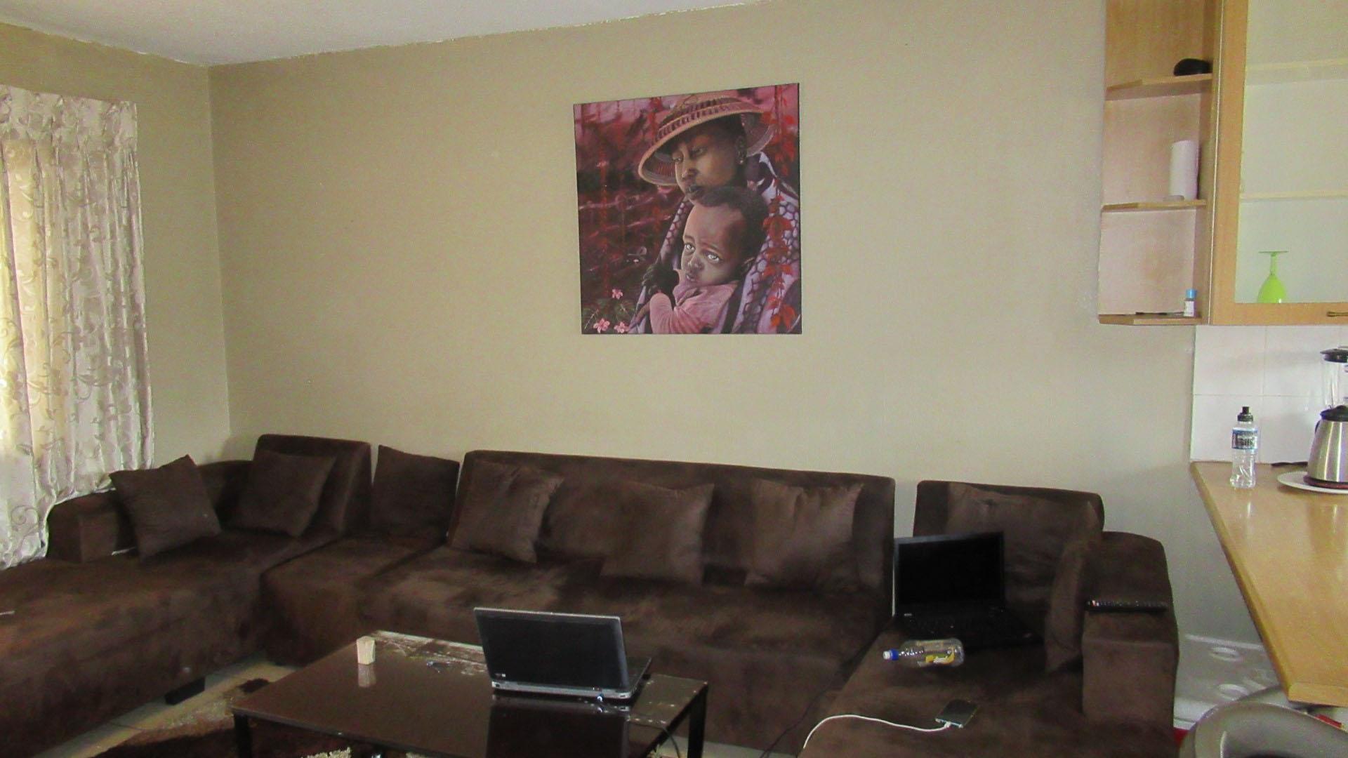 Lounges - 21 square meters of property in Weltevreden Park