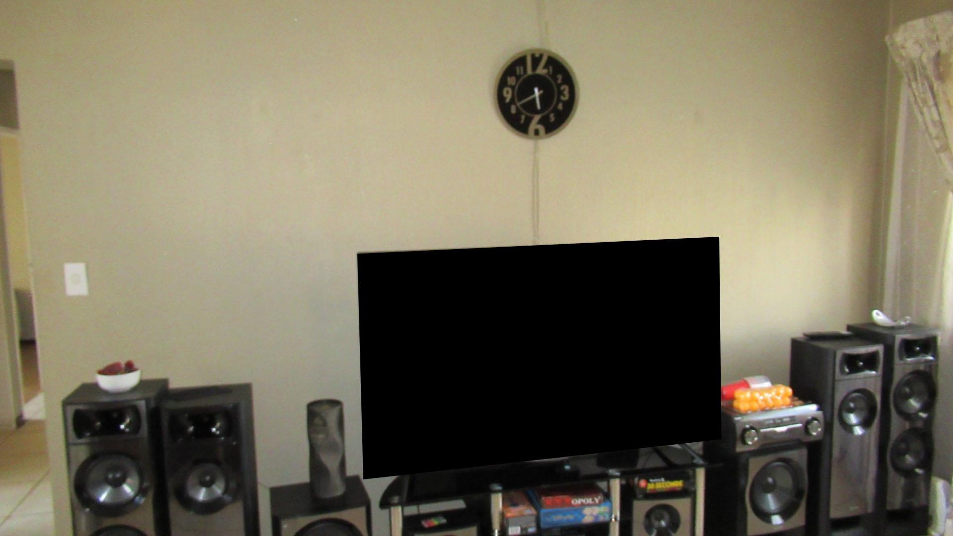 Lounges - 21 square meters of property in Weltevreden Park