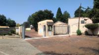 Front View of property in Weltevreden Park