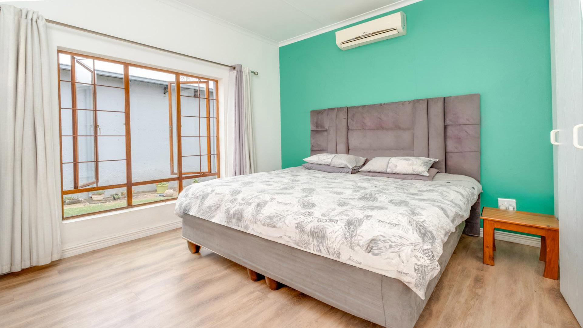 Bed Room 3 of property in Sharonlea