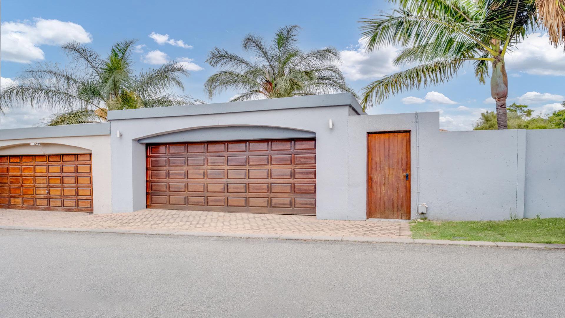 Front View of property in Sharonlea