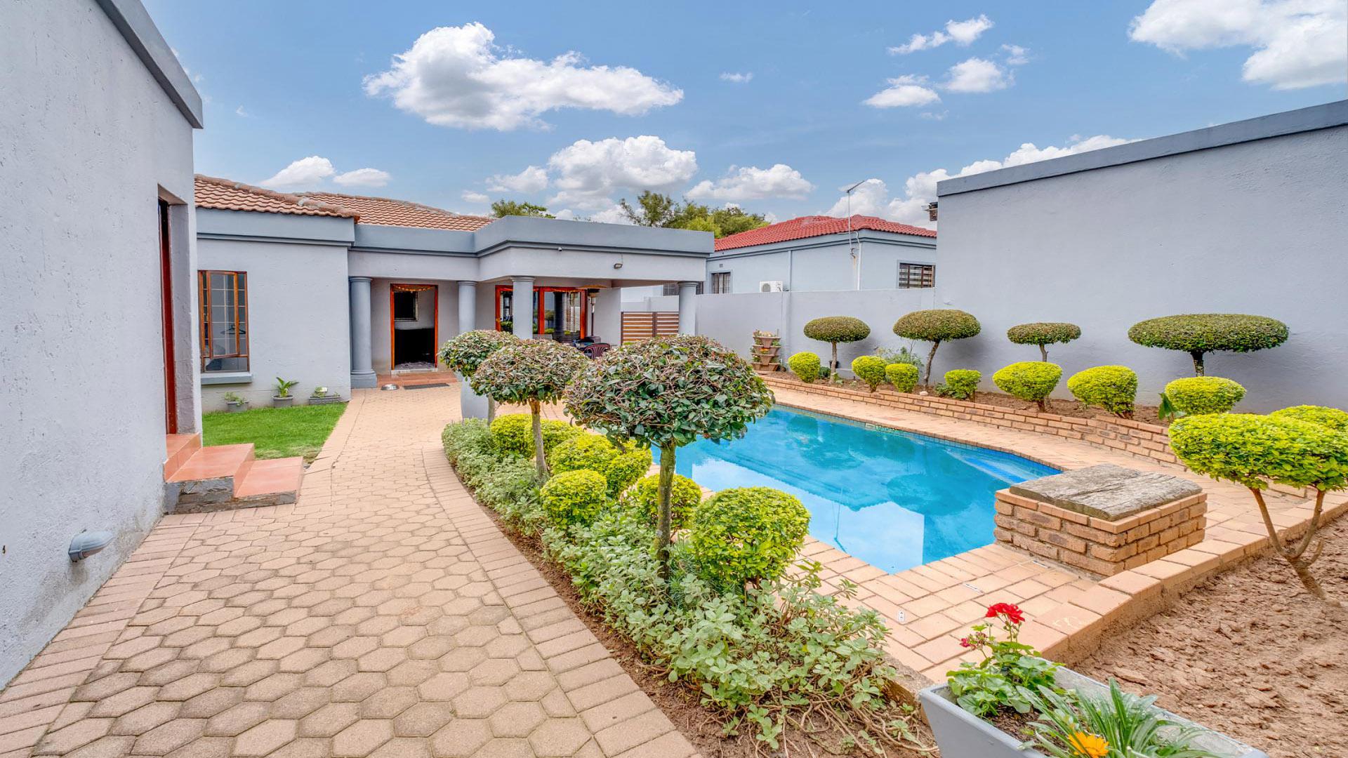 Backyard of property in Sharonlea