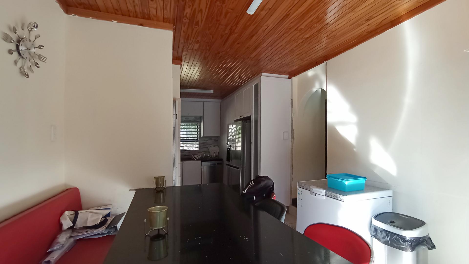 Dining Room - 13 square meters of property in Theresapark