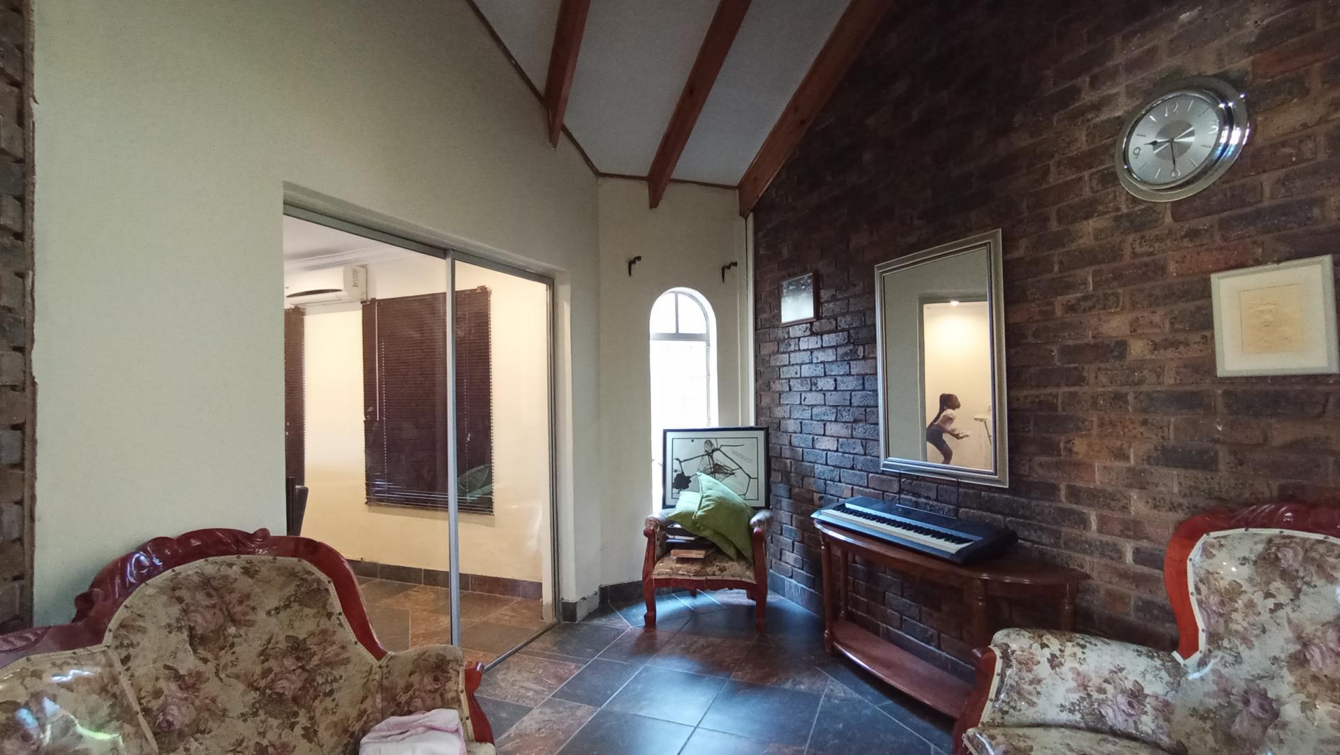 Rooms - 22 square meters of property in Theresapark