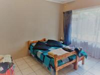 Bed Room 1 - 15 square meters of property in Southport