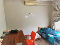 Bed Room 1 - 15 square meters of property in Southport