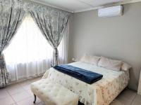 Main Bedroom - 18 square meters of property in Southport