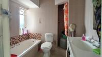 Main Bathroom - 5 square meters of property in Kelland