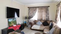 Lounges - 14 square meters of property in Panorama Gardens