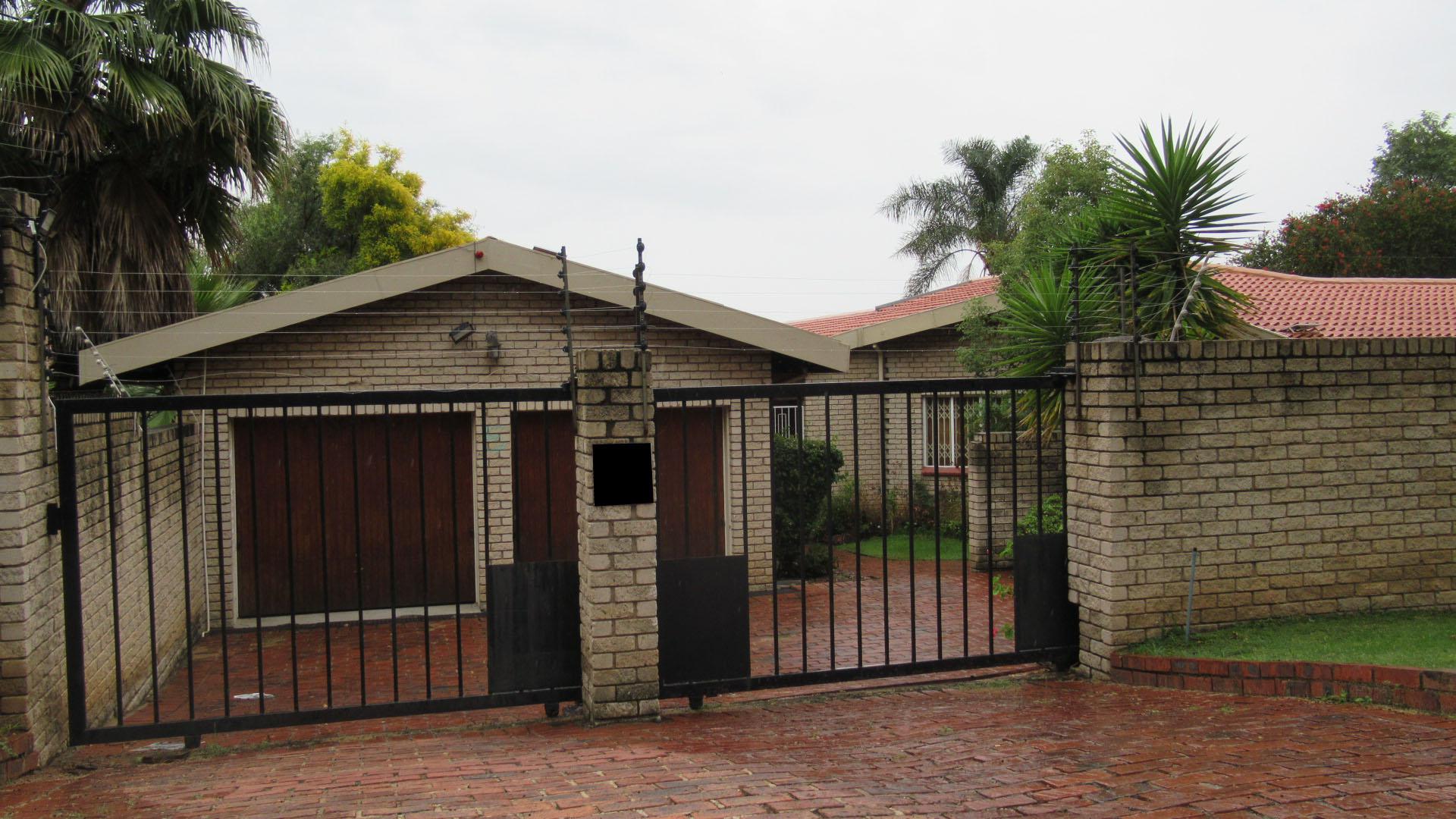 Front View of property in Woodmead