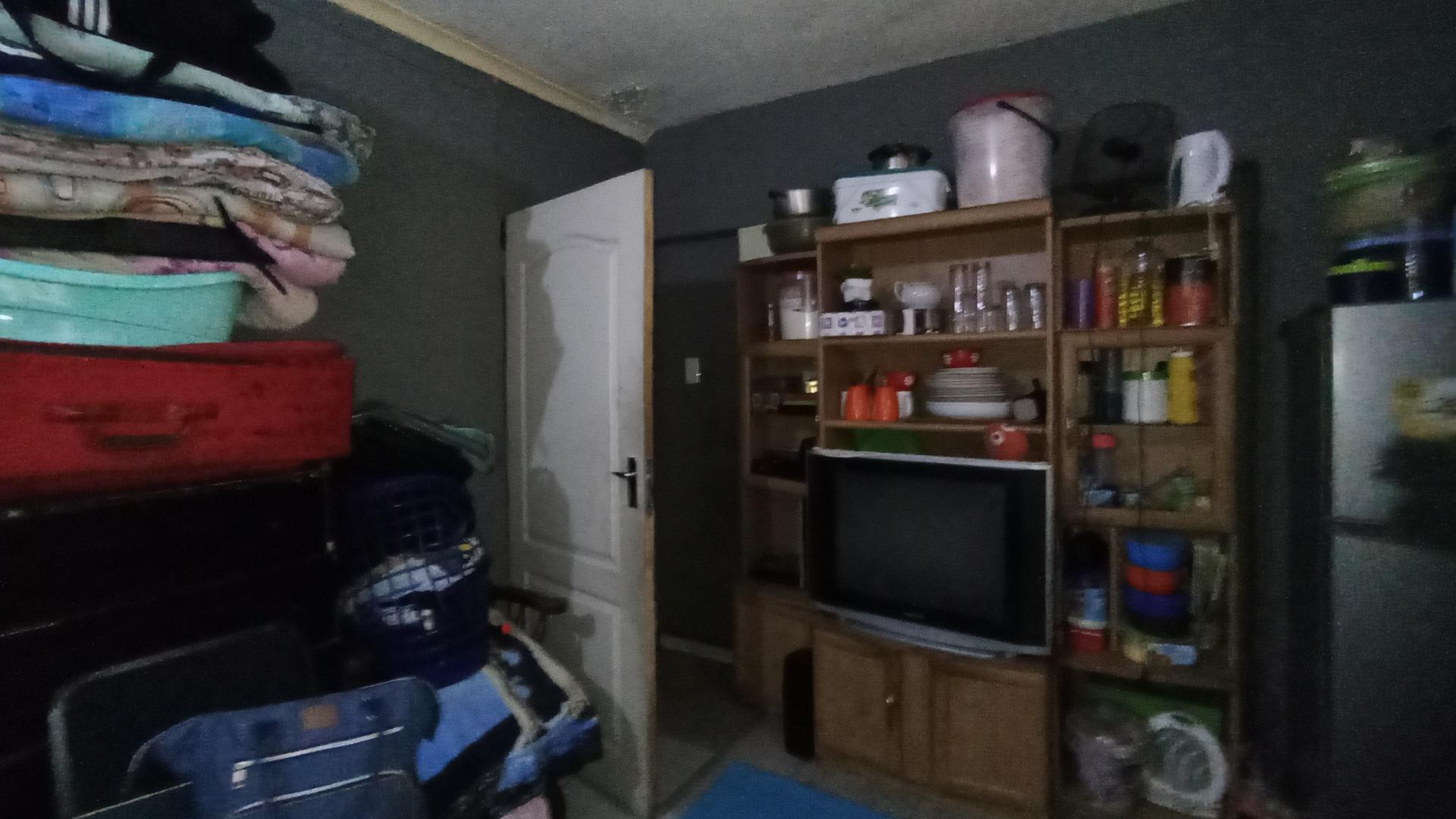 Bed Room 1 - 16 square meters of property in Sunnyside