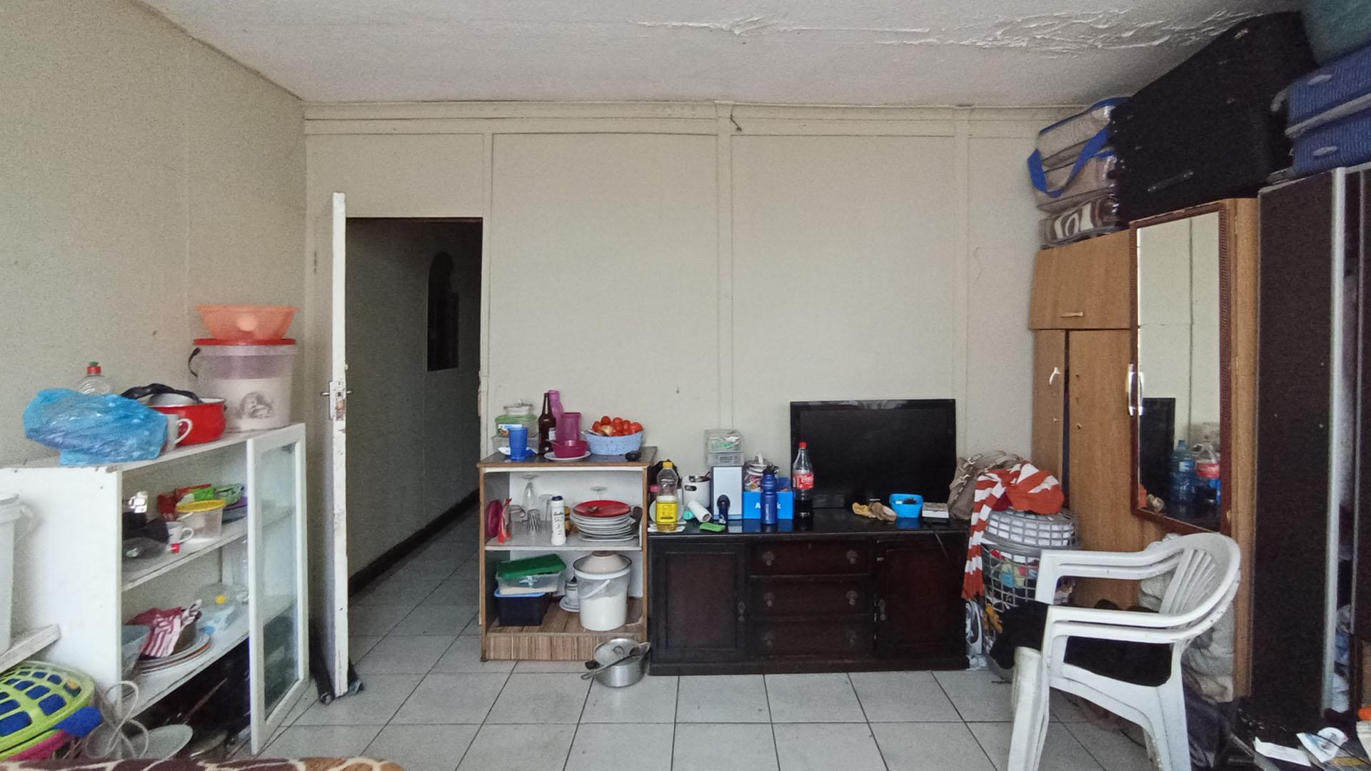 Bed Room 2 - 19 square meters of property in Sunnyside