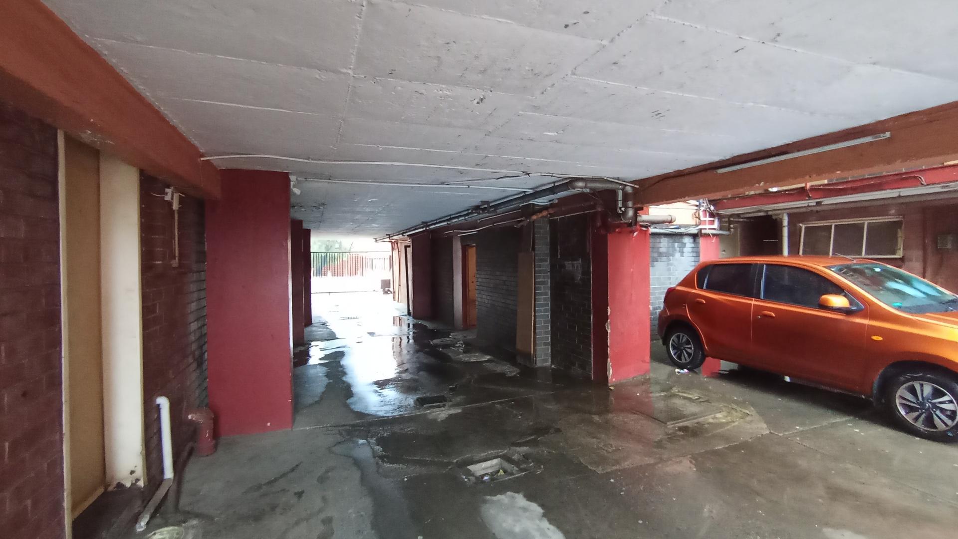 Front View of property in Sunnyside