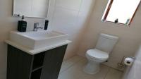 Guest Toilet - 4 square meters of property in Randpark Ridge