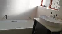 Bathroom 1 - 6 square meters of property in Randpark Ridge