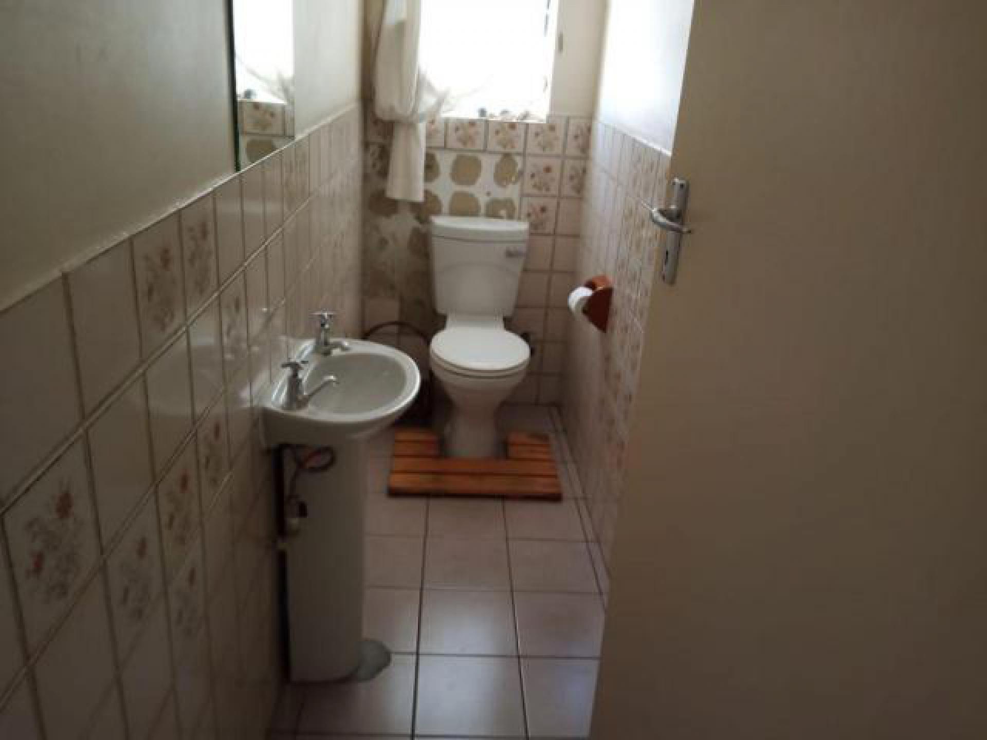Guest Toilet of property in Rant-En-Dal