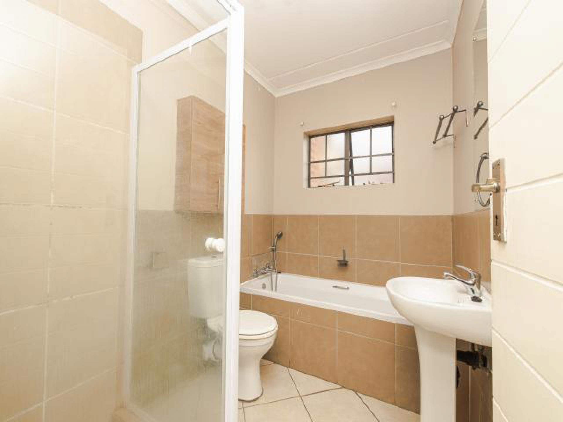 Bathroom 1 of property in Sagewood