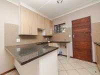 Kitchen of property in Sagewood