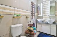 Bathroom 1 of property in Kingsview
