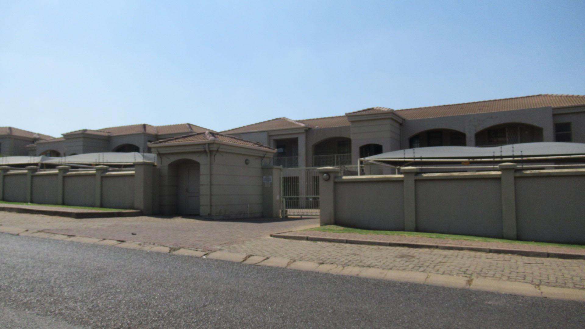 Front View of property in Del Judor