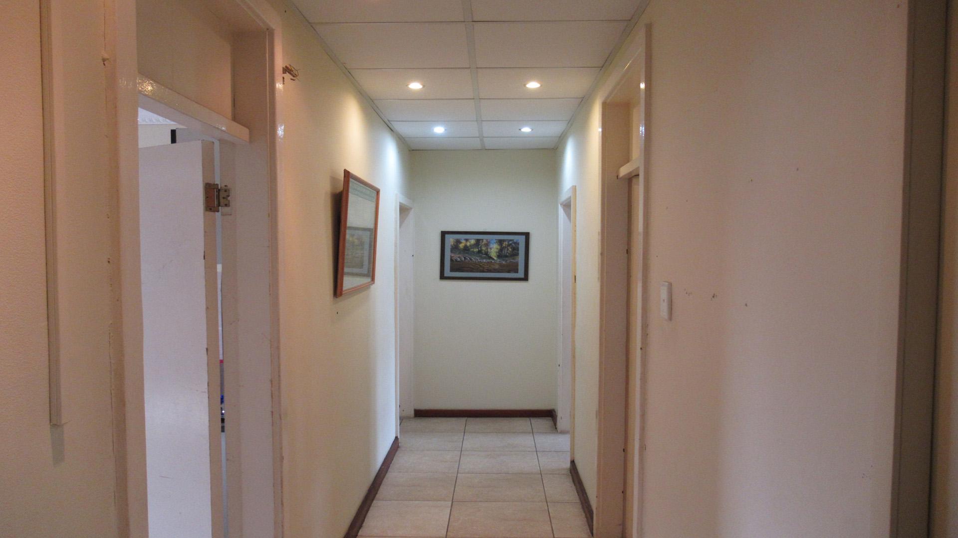 Spaces - 77 square meters of property in Grosvenor