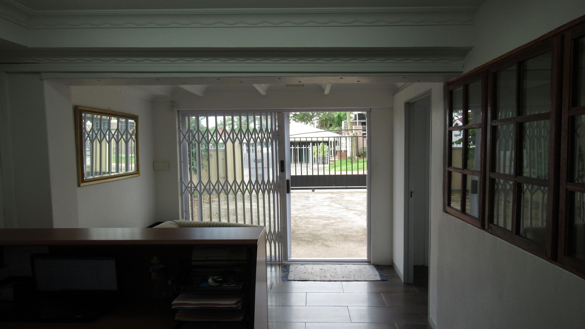 Spaces - 77 square meters of property in Grosvenor