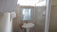 Bathroom 1 - 7 square meters of property in Grosvenor
