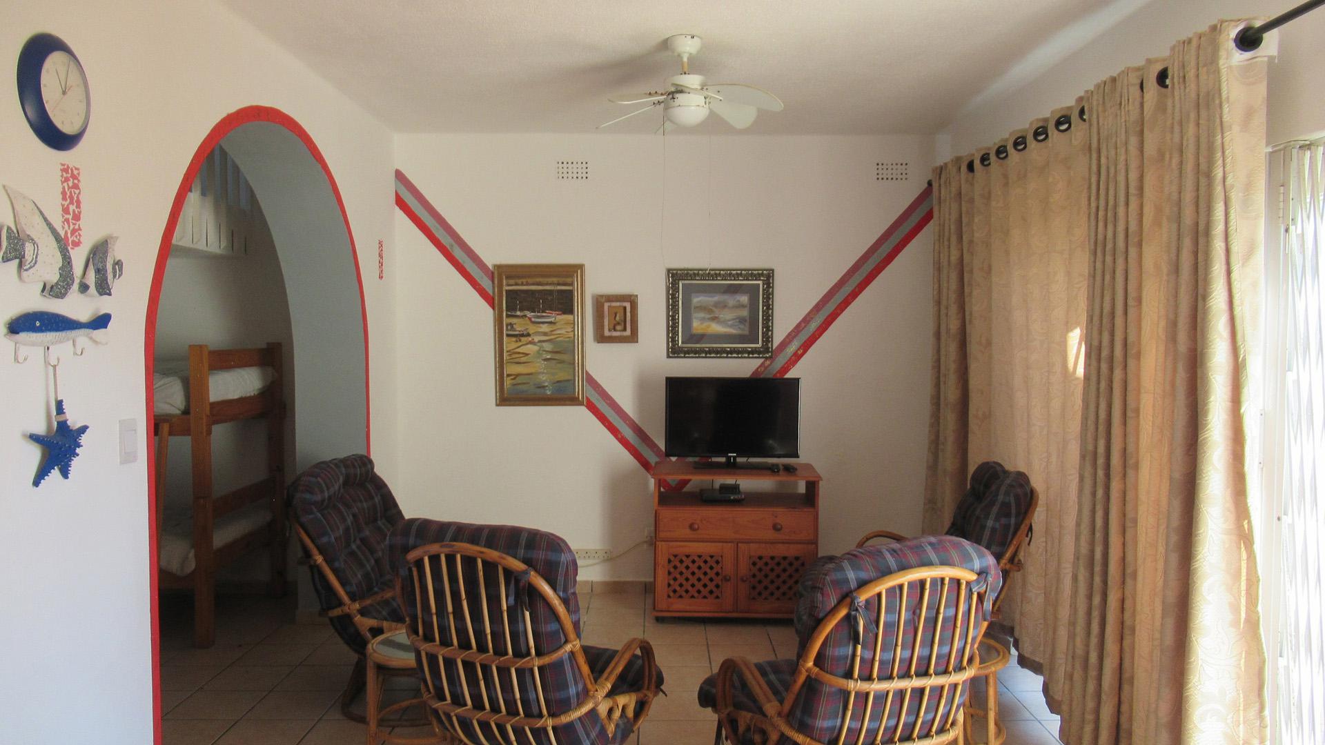 Dining Room - 12 square meters of property in Uvongo