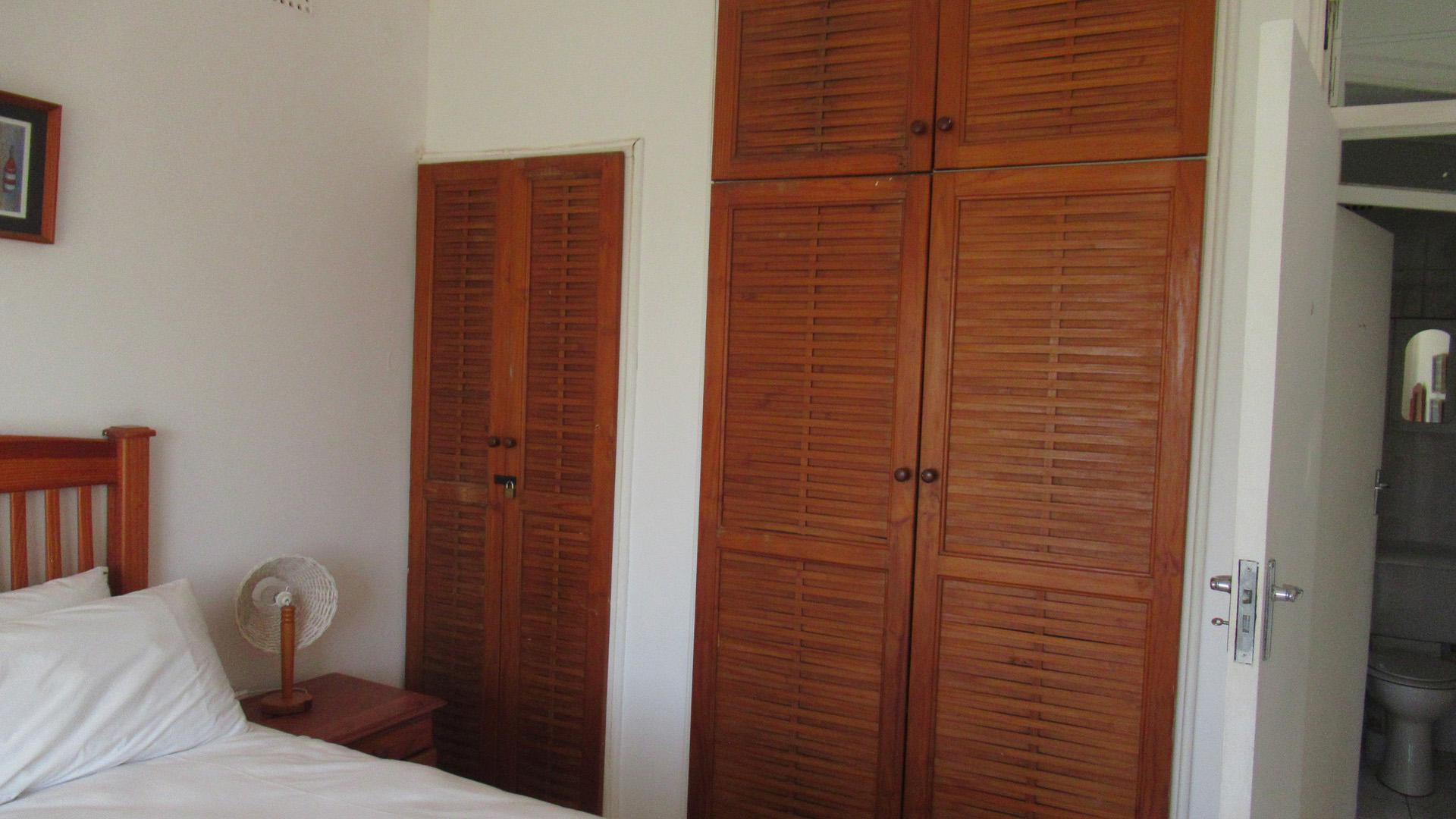 Main Bedroom - 14 square meters of property in Uvongo