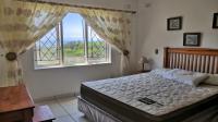 Bed Room 1 - 14 square meters of property in Uvongo