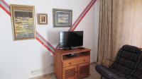 Lounges - 11 square meters of property in Uvongo